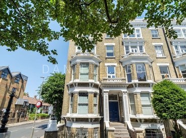  Clapham Common North Side, London, SW4