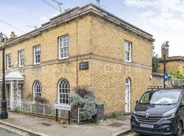  Courtenay Square, London, SE11