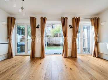  Stories Mews Stories Road, London, SE5