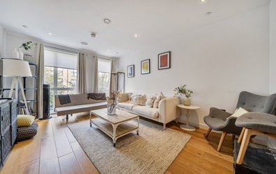 town house For Sale  in  Bakery Street, London, SE16
