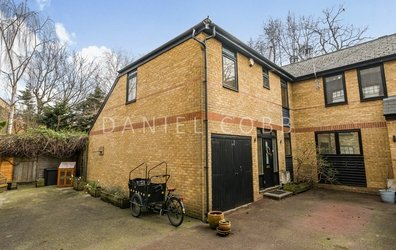 house For Sale  in  Spencer Mews, London, SW8