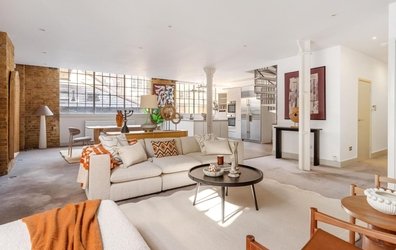 maisonette For Sale  in , Tanners Yard, 239 Long Lane, London, SE1