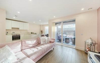 apartment To Rent  in  Lamb Walk, London, SE1