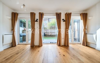 house To Rent  in  Stories Mews Stories Road, London, SE5